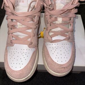 Women's Nike Air Jordan FREE SHIPPING SIZE 7 women’s / GD 5.5 kids